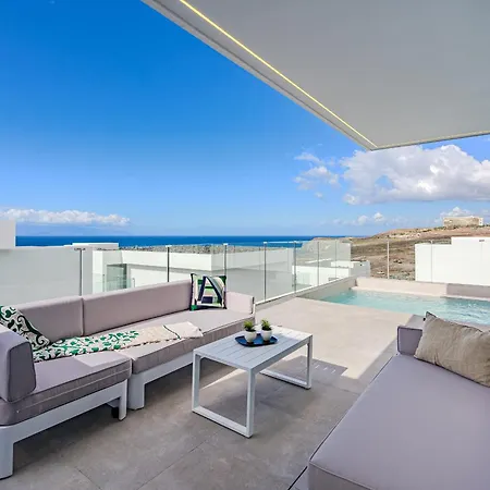 Rokabella Luxury Villas 아데제