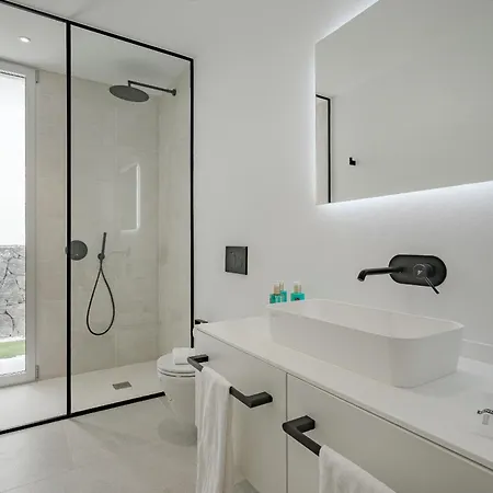 Rokabella Luxury Villas 아데제